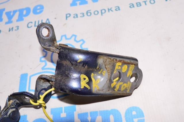 Дверний шарнір задній правий 60479FJ002 SUBARU