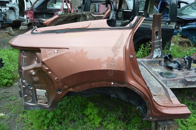 Бічна частина задні праві 616010E150 TOYOTA