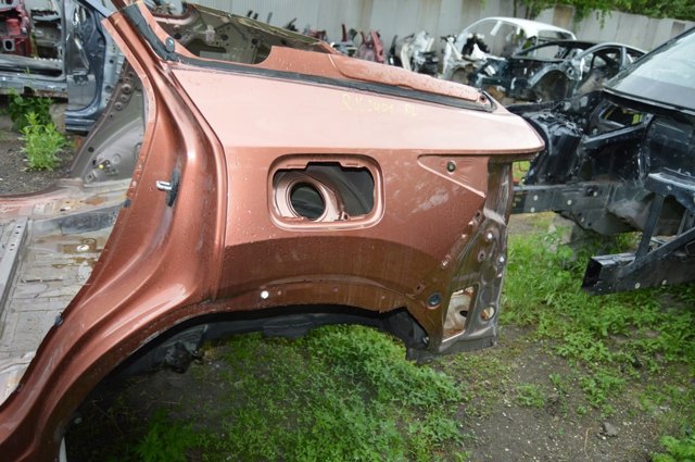 Бічна частина задня ліва 616020E150 TOYOTA