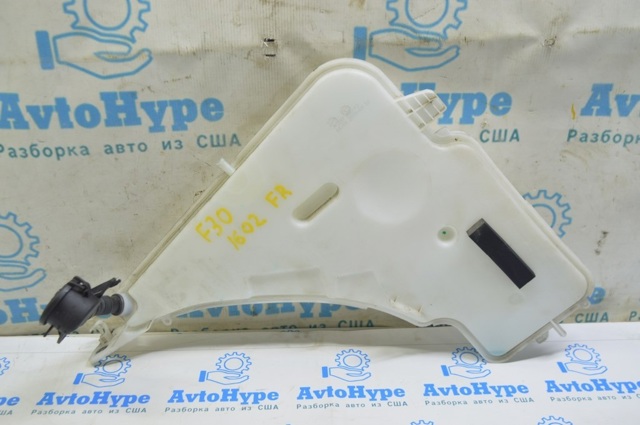 Бачок склоомивача 61667241672 BMW