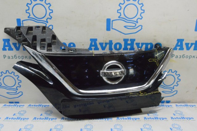 Решітка радіатора 620705SA0A NISSAN