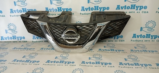 Решітка радіатора 623104BA0A NISSAN