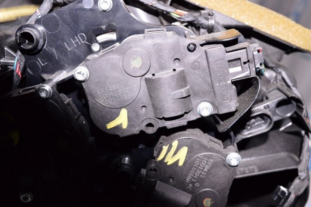 Мотор заслінки печі 64119321034 BMW