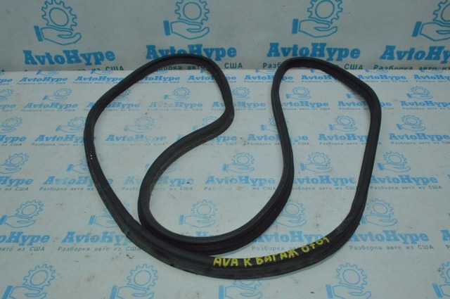 Прокладочний гумка багажника 64461AC030 TOYOTA