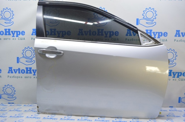Дверка передня права 6700106170 TOYOTA
