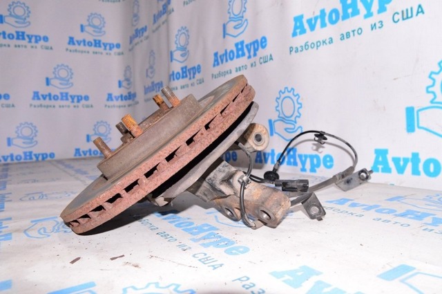 Цапфа поворотна права 68088498AD CHRYSLER