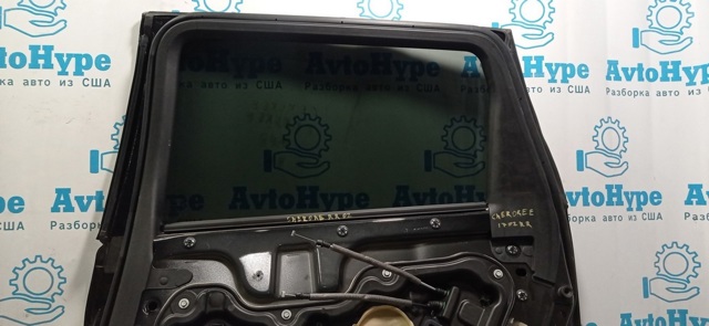 Скло задньої двері правої 68104622AC CHRYSLER