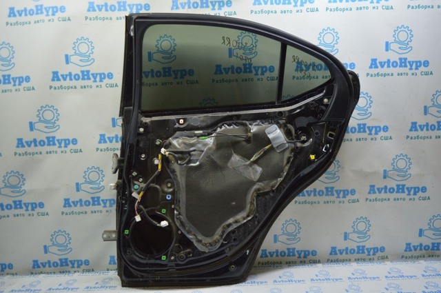 Скло задньої двері правої 6811353130 TOYOTA
