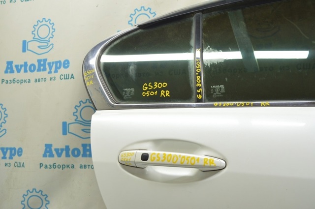 Кватирка двері трикутник, задня, права 6812330610 TOYOTA