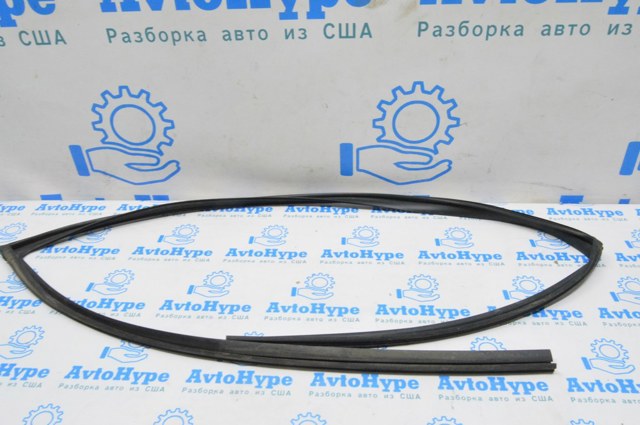 Направляюча скла рамки двері, переднього права 6814106100 TOYOTA