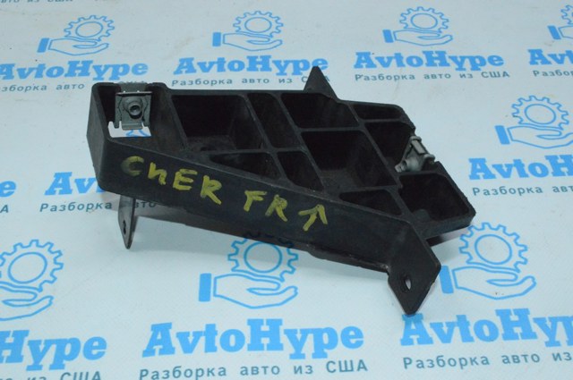 Кронштейн радіатора правий 68144540AB CHRYSLER
