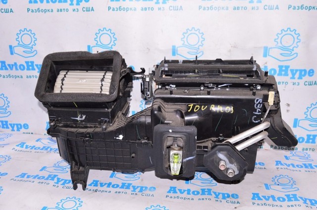 Охолоджувач повітря 68153946AA CHRYSLER