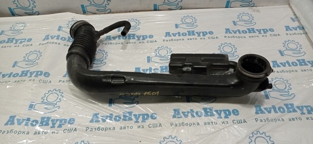 Патрубок повітряний, вихід повітряного фільтра 68211695AB CHRYSLER