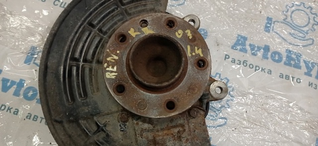 Цапфа права 68246618AA CHRYSLER