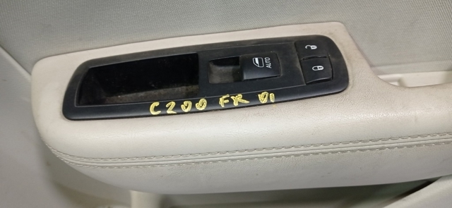 Кнопковий блок керування склопідіймачами передній правий 68271204AA CHRYSLER