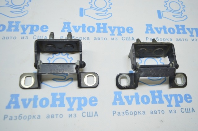 Петля задніх багажних, 3/5 -х дверей 68299175AA CHRYSLER