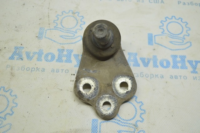 Кульова опора, нижня 68335043AA CHRYSLER