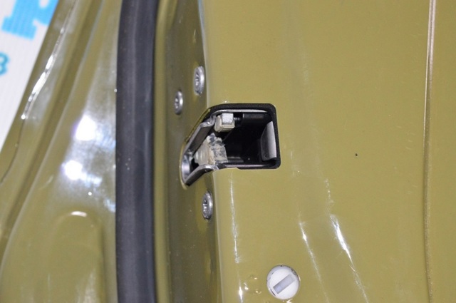 Замок задньої двері, лівої 68466963AA CHRYSLER