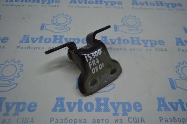 Петля передніх дверей, правих 6873033020 TOYOTA