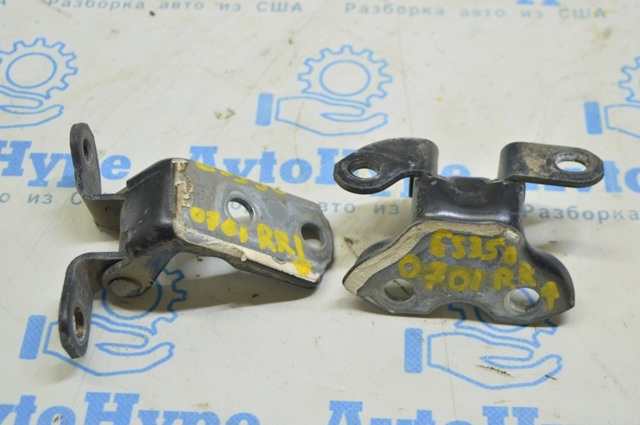 Петля задніх дверей, правих 687500D061 TOYOTA