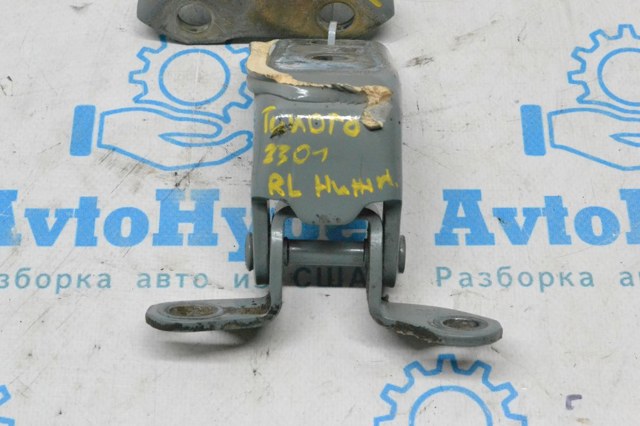 Петля задніх дверей, лівих 687600C020 TOYOTA