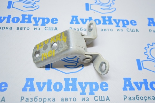 Петля задніх правих дверей 6877002050 TOYOTA