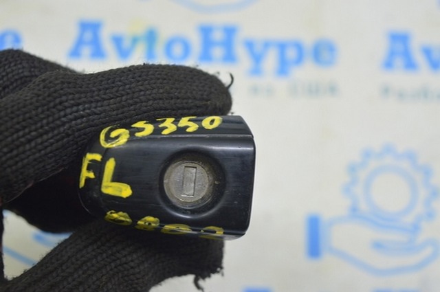 Лічинка замка лівих дверей 690520E010 TOYOTA