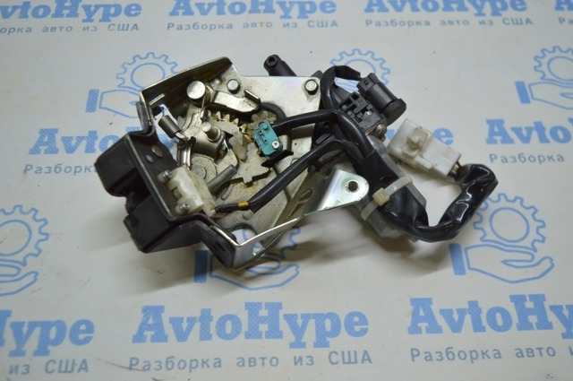 Замок задніх дверей 693500E100 TOYOTA