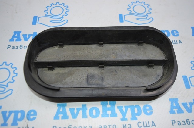 Люк заднього крила 6R0819465B VAG