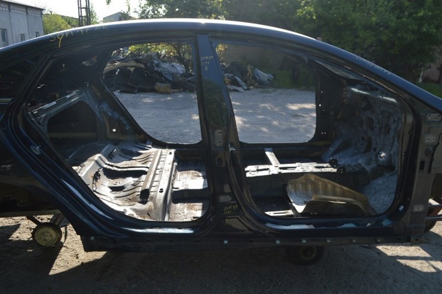 Стійка центральна, права 714024RB00 HYUNDAI