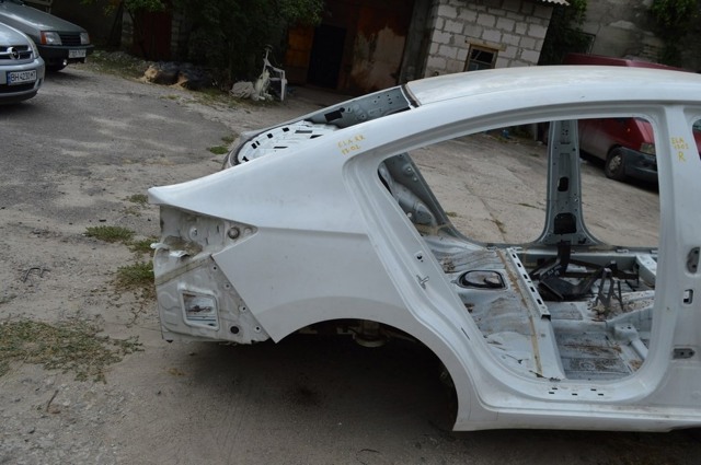 Крило праве заднє 71504F3C00 HYUNDAI