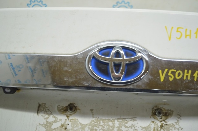 Фірмовий значок на кришку багажника 7540306130 TOYOTA
