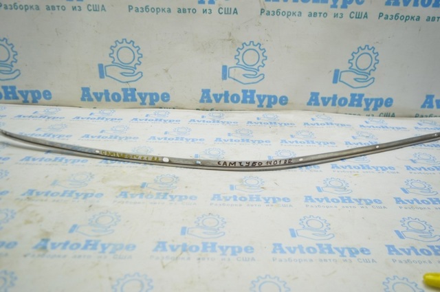 Молдинг опускного скла нижній, двері задньої, правої 7576306090 TOYOTA