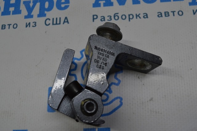 Завіса дверей передных лівих 7N0831401C VAG