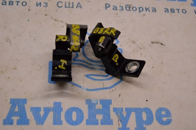 Завіса дверей передніх правих 7N0831402A VAG