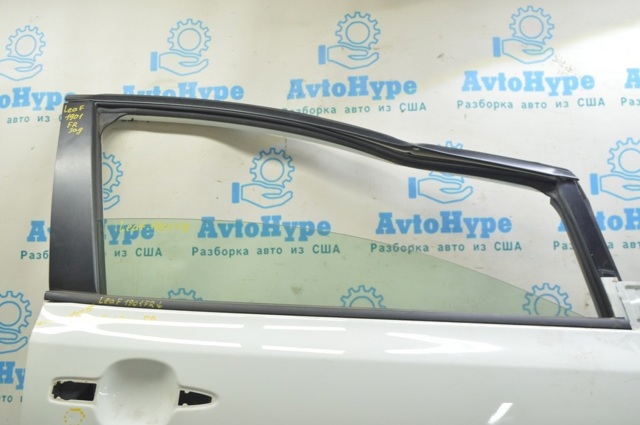Скло передньої правої двері 803005SF0A NISSAN