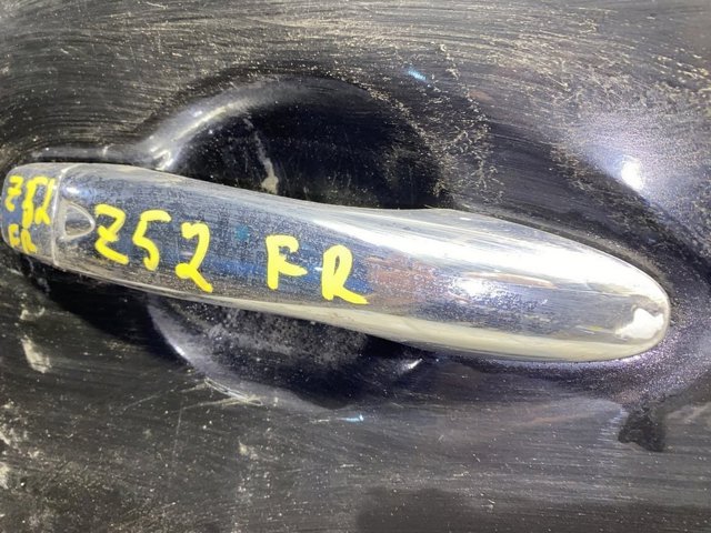 Ручка передньої двері зовнішня 806404BA0B NISSAN