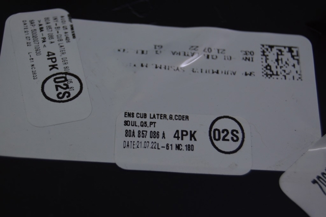 Кришка бічна панелі "торпедо", права 80A857086A4PK VAG