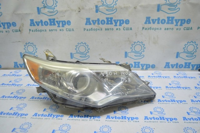 Фара передня права 8111006470 TOYOTA