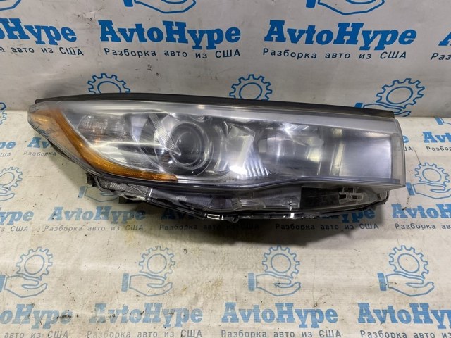 Права блок фара 811100E180 TOYOTA
