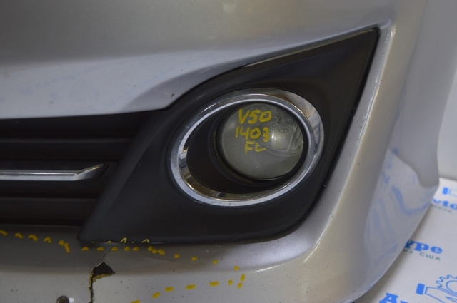 Протитуманка ліва 8122006071 TOYOTA