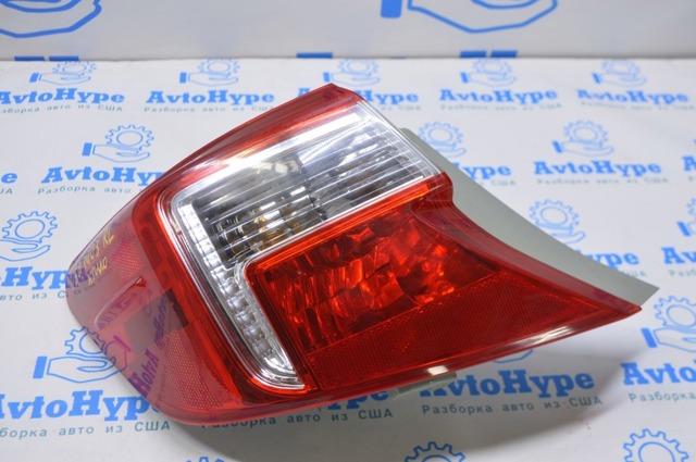 Задній лівий зовнішній ліхтар 8156006470 TOYOTA