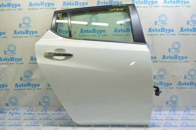 Двері задні, праві 821005SF0A NISSAN
