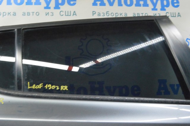 Вікно задніх дверей 823003NF1A NISSAN