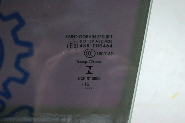 Скло задньої двері лівої 823135DA0A NISSAN