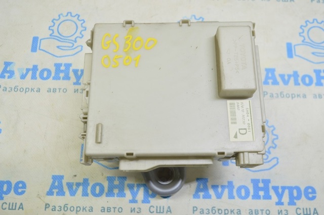 Блок запобіжників задній, салонний 8267030230 TOYOTA