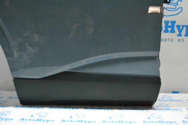 Молдинг задніх правих дверей 828706UA5A NISSAN