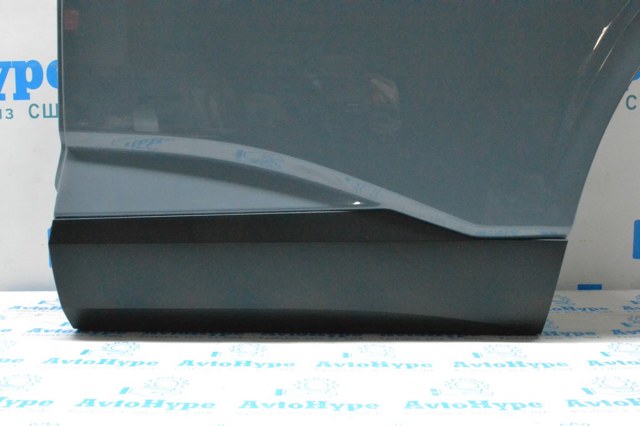 Молдинг задніх лівих дверей 828716UA5A NISSAN