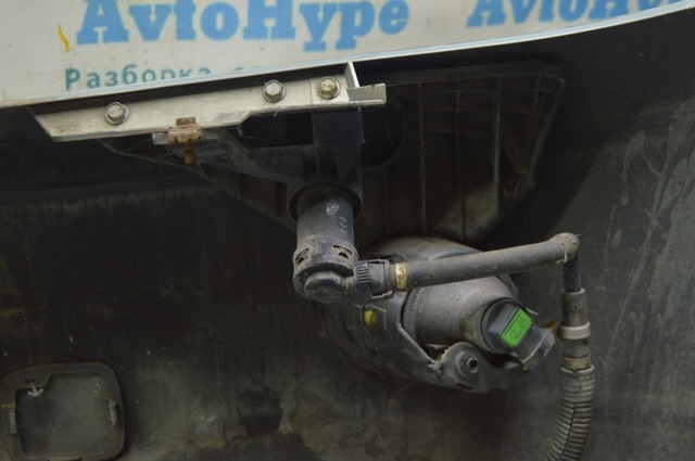 Сопло омивача фари передньої, правої 8520748020 TOYOTA