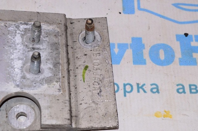 Кронштейн підсилювача заднього бампера 852103JA0A NISSAN